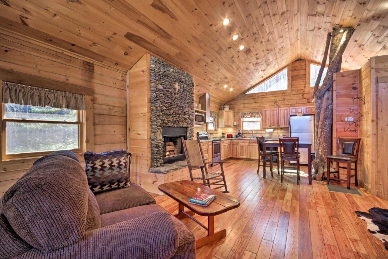 Bryson City Cabin With Wraparound Deck And Hot Tub Exterior foto