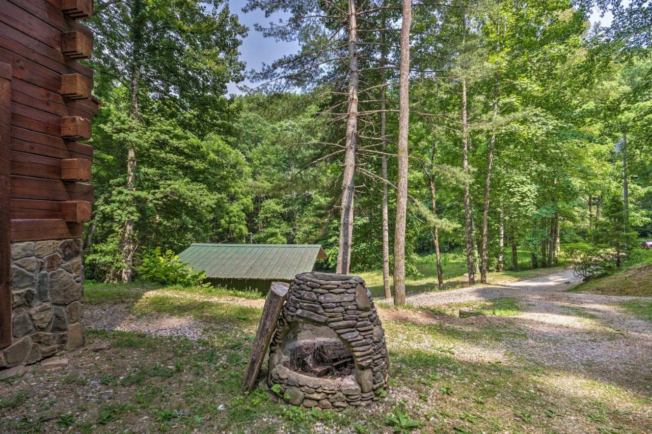 Bryson City Cabin With Wraparound Deck And Hot Tub Exterior foto